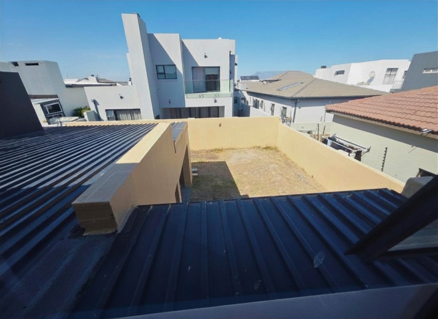 5 Bedroom Property for Sale in Sandown Western Cape